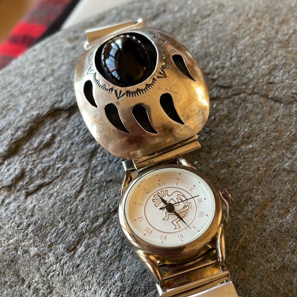SOLD Native American Onyx Navajo Vintage Watch Tips signed by Teddy Goodluck - Picture 7 of 13